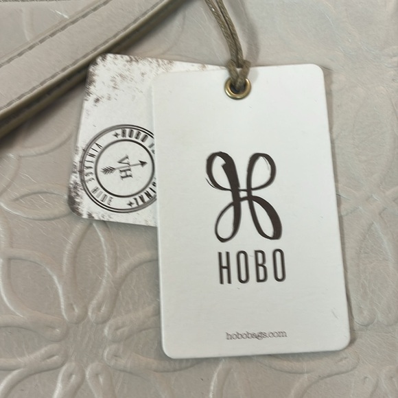 HOBO 100% Leather. Color-Embossed Magnolia. NWT - Picture 2 of 5